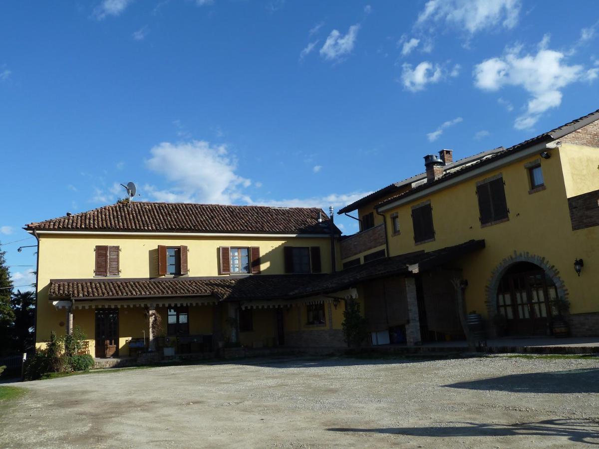 Agriturismo San Martino Villa Castiglione Tinella Eksteriør billede