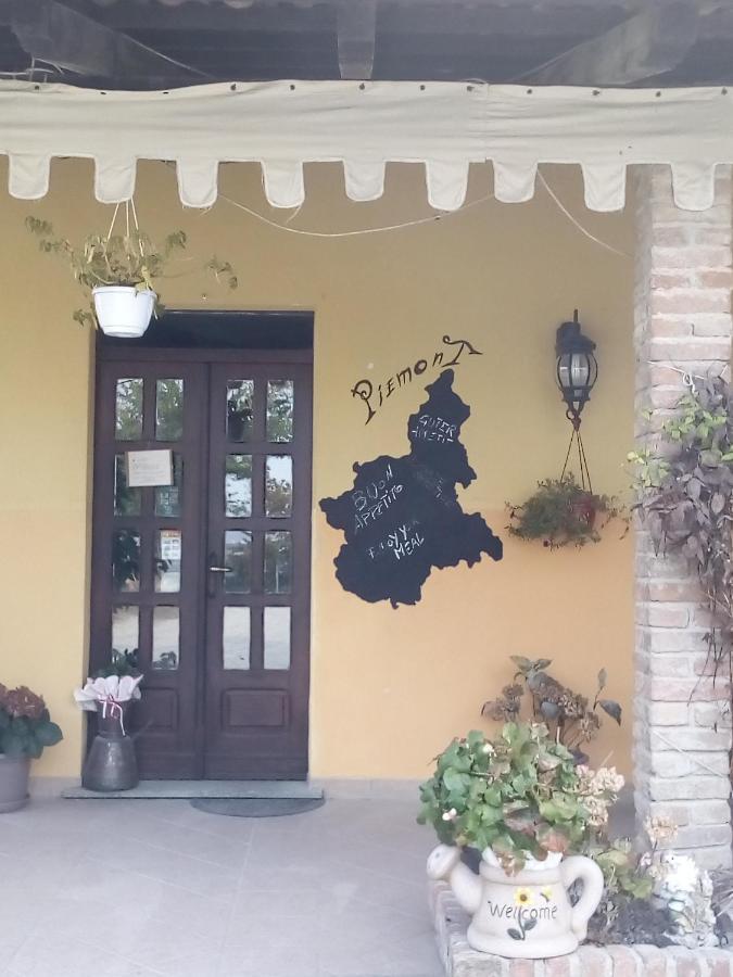 Agriturismo San Martino Villa Castiglione Tinella Eksteriør billede