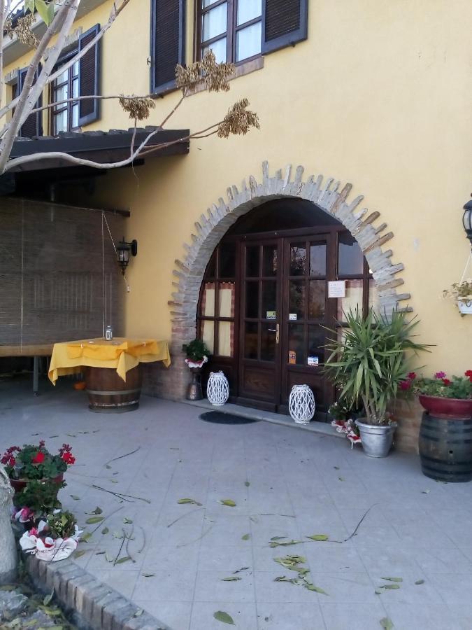 Agriturismo San Martino Castiglione Tinella Eksteriør billede